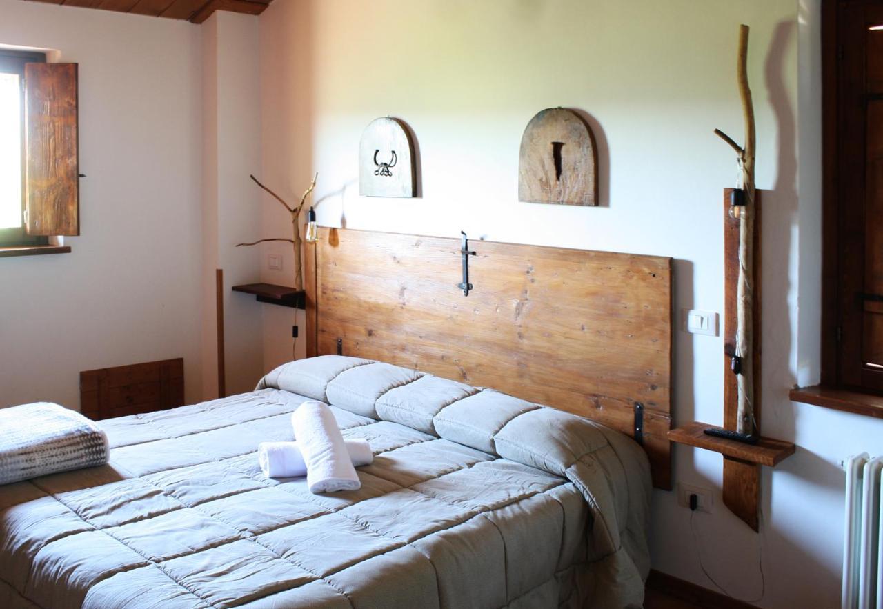 Gasthaus Country House Ca' Vernaccia Urbino Exterior foto