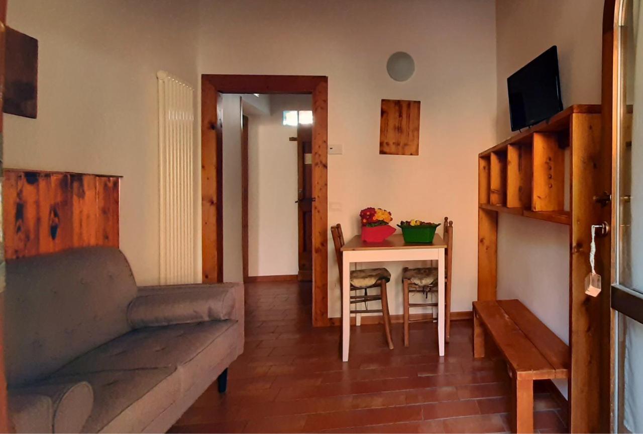 Gasthaus Country House Ca' Vernaccia Urbino Exterior foto