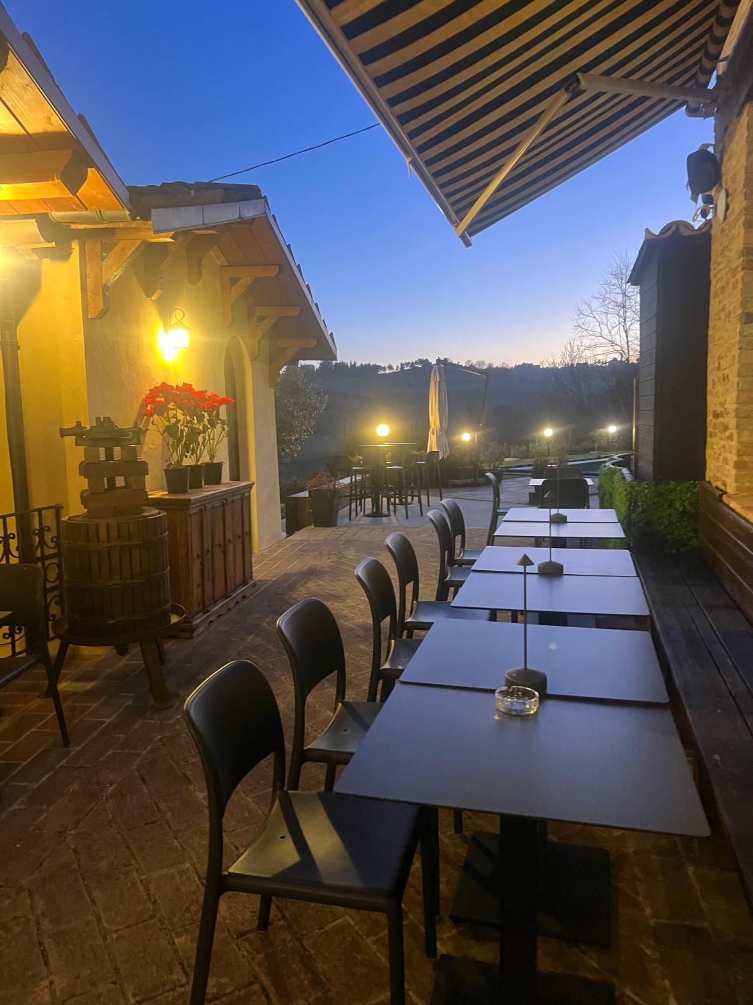 Gasthaus Country House Ca' Vernaccia Urbino Exterior foto